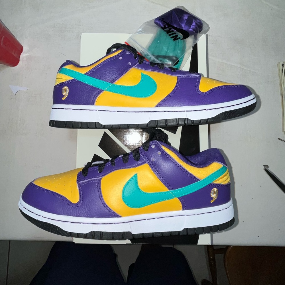 Nike SB Dunk Laker WMNS Purple Gold Sneakers